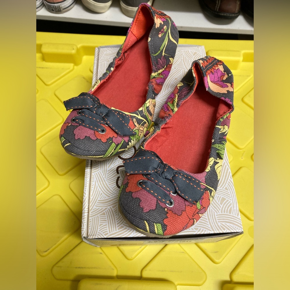 Sak Roots Collectable Floral Canvas slip-on Flat
